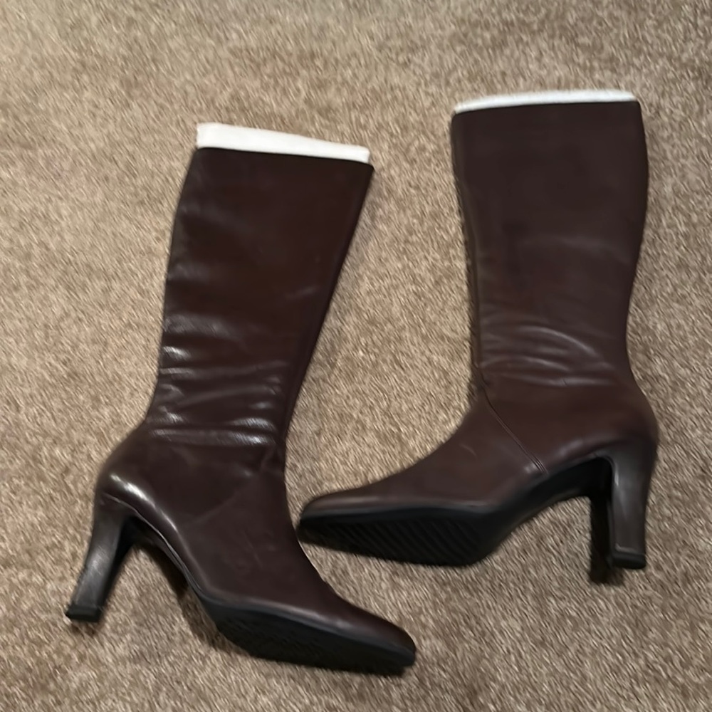Women’s coffee brown leather tall boot 9 M